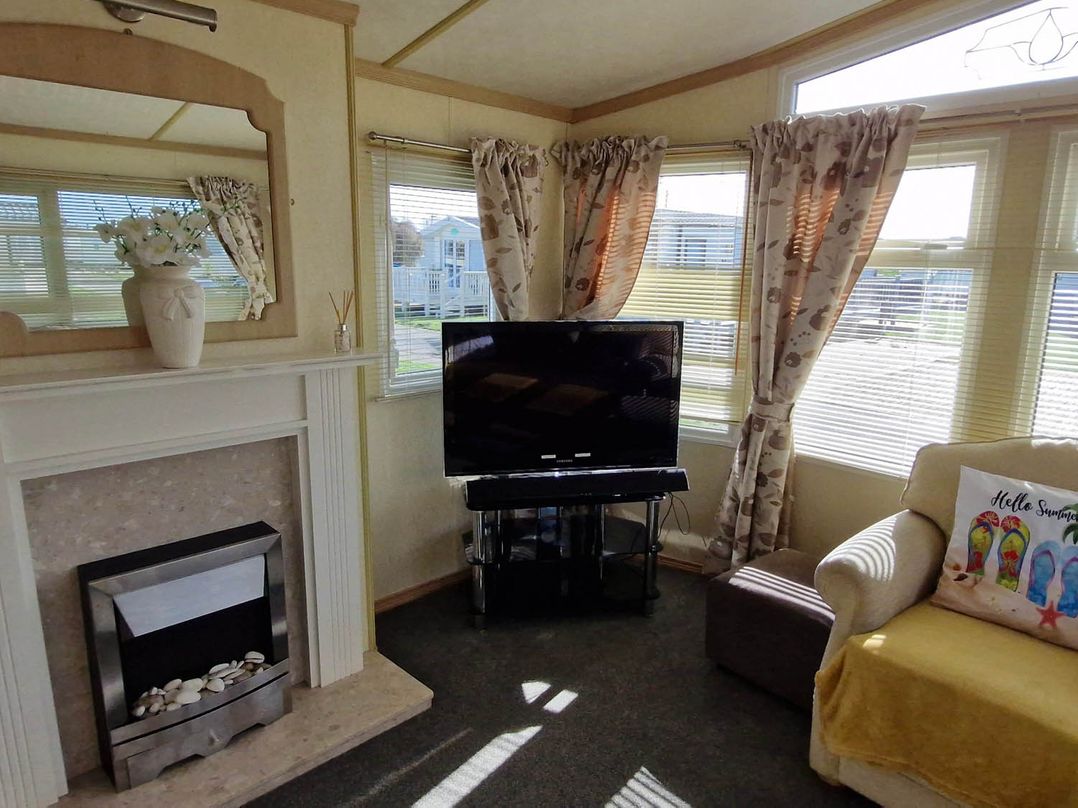 Beachcomber Cabin Dog Friendly Anderby Creek