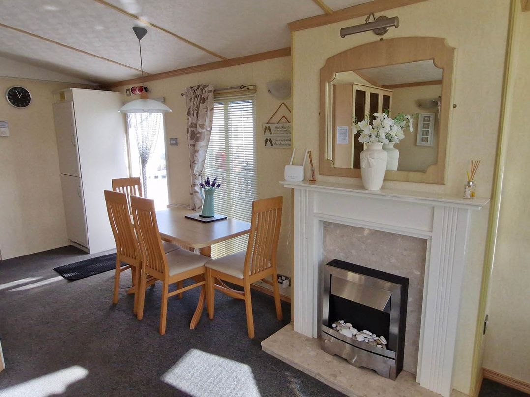 Beachcomber Cabin Dog Friendly Anderby Creek