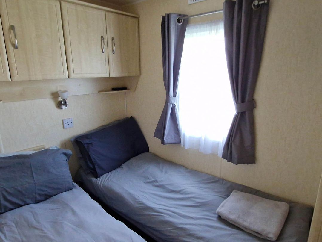 Beachcomber Cabin Dog Friendly Anderby Creek
