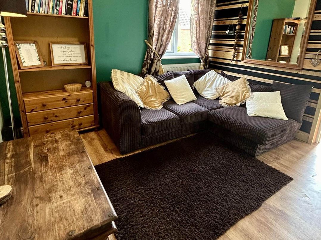 Cosy and secluded brook side lodge