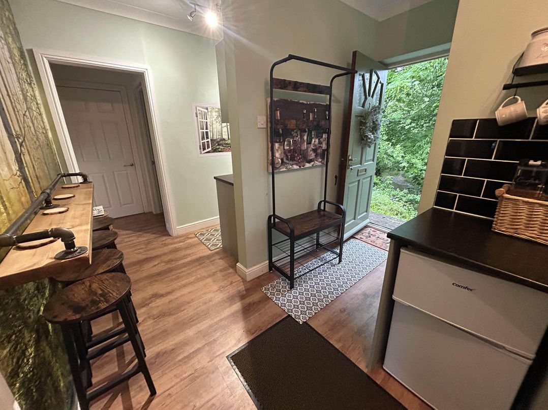 Cosy and secluded brook side lodge