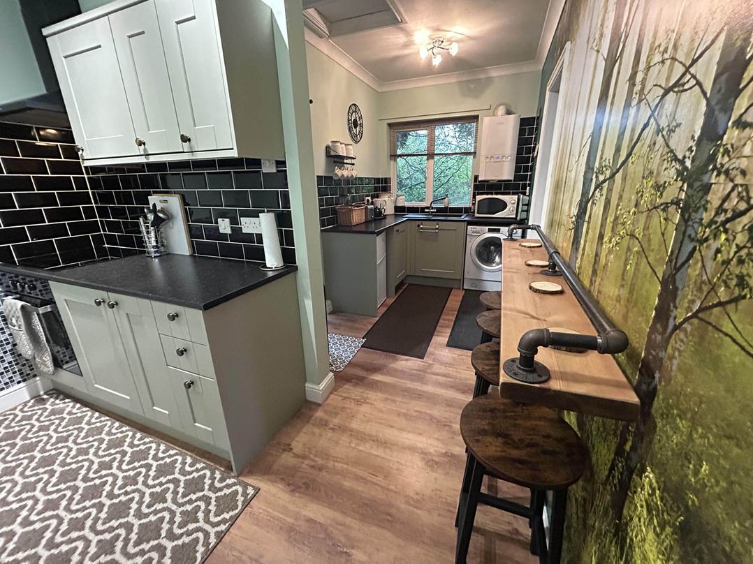 Cosy and secluded brook side lodge