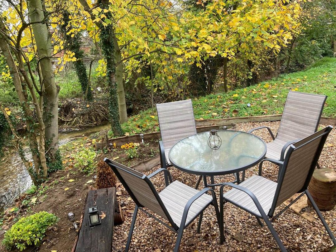 Cosy and secluded brook side lodge