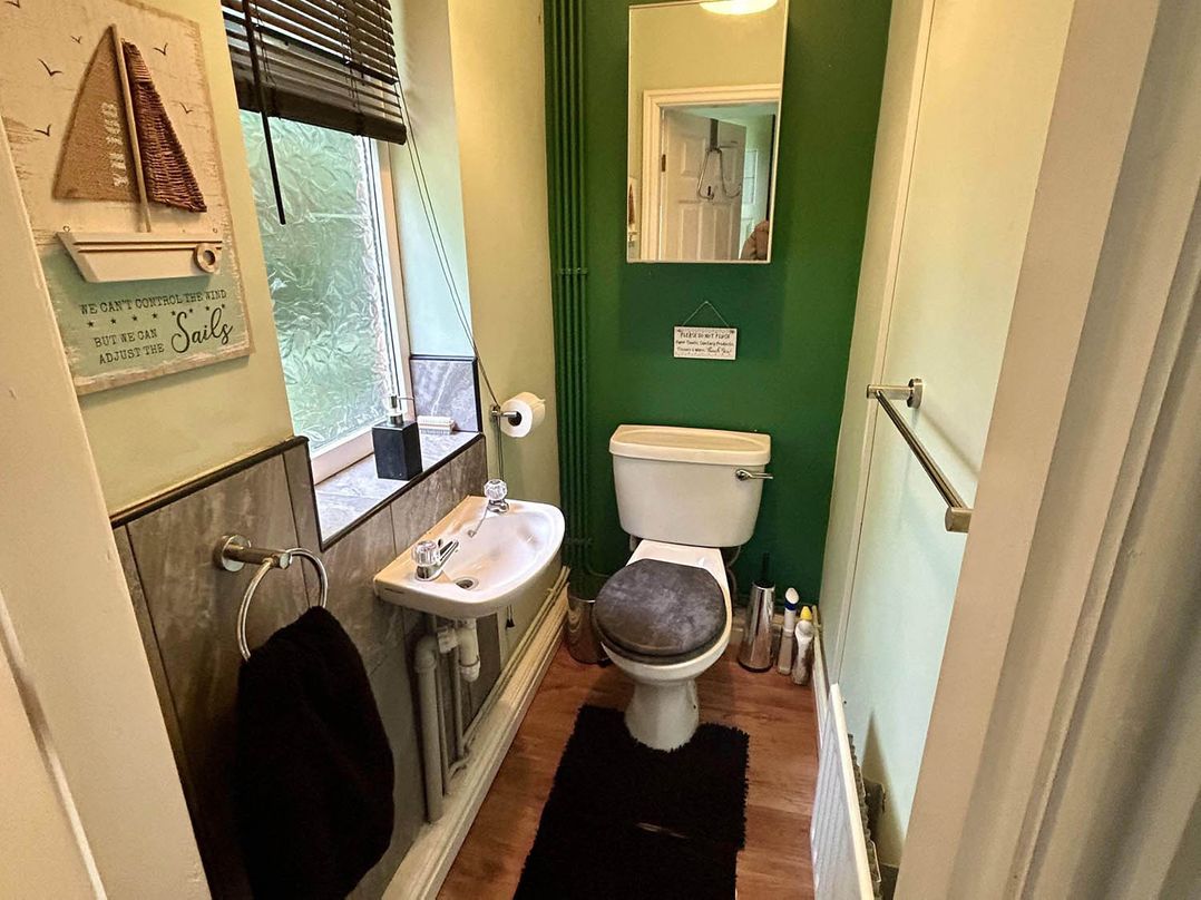 Cosy and secluded brook side lodge