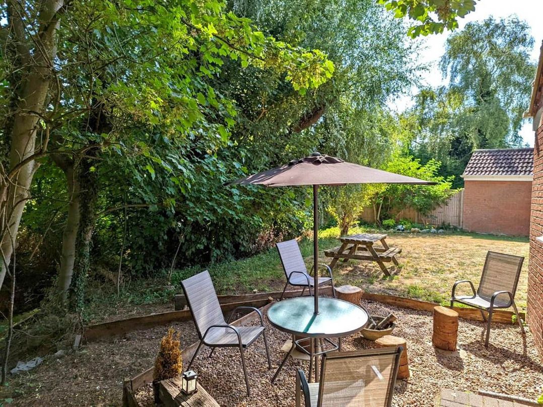 Cosy and secluded brook side lodge