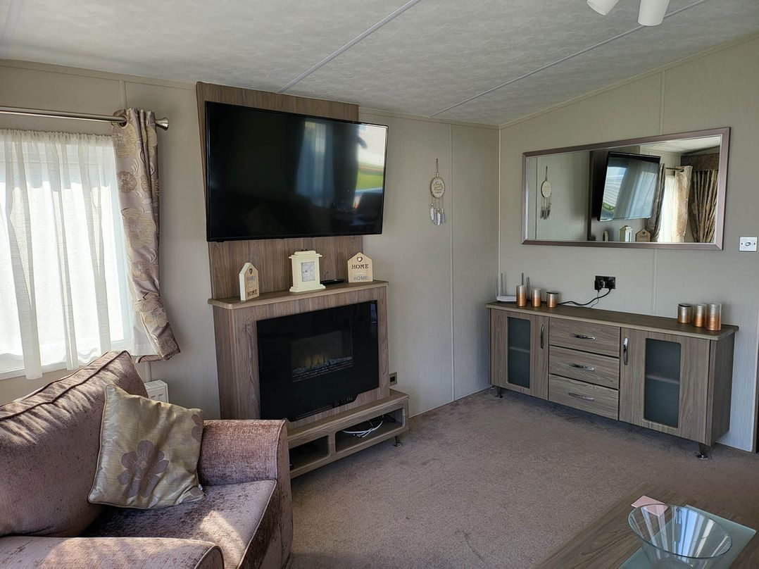 2 Bed Sleeps 6 Fireplace Parking Patio Seaside