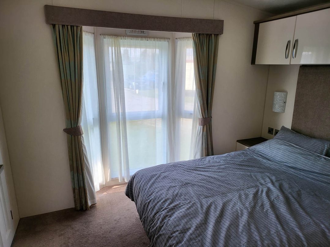 2 Bed Sleeps 6 Fireplace Parking Patio Seaside