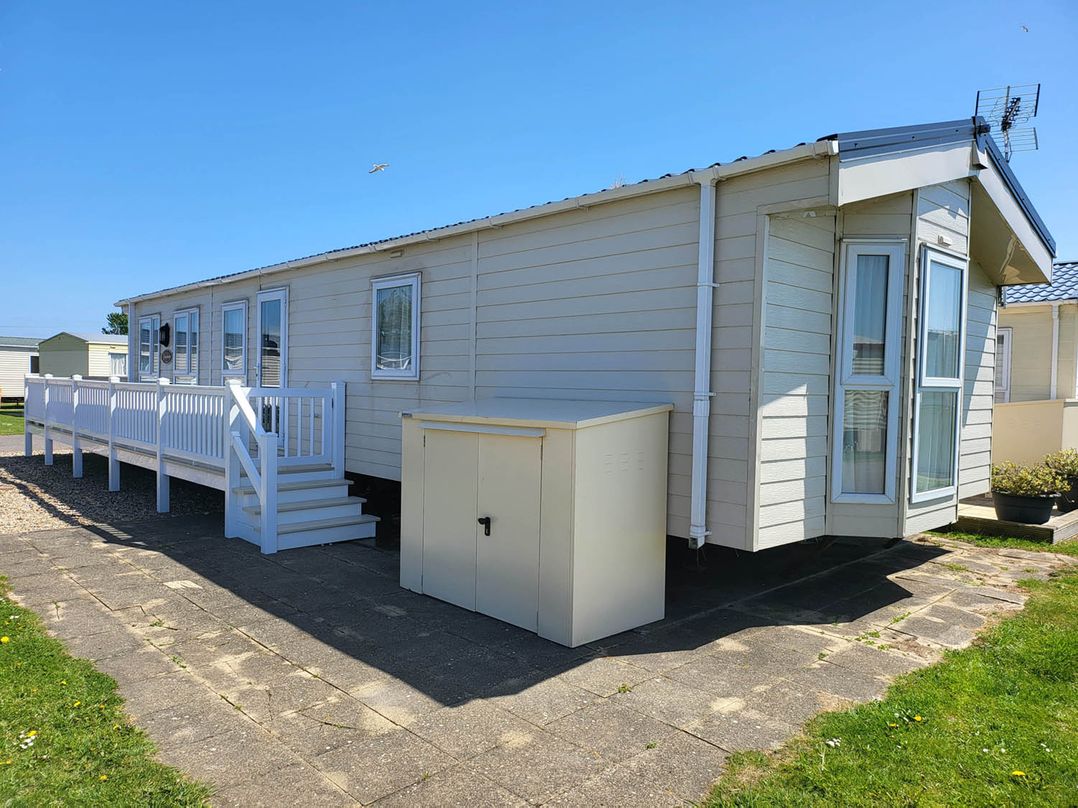 2 Bed Sleeps 6 Fireplace Parking Patio Seaside
