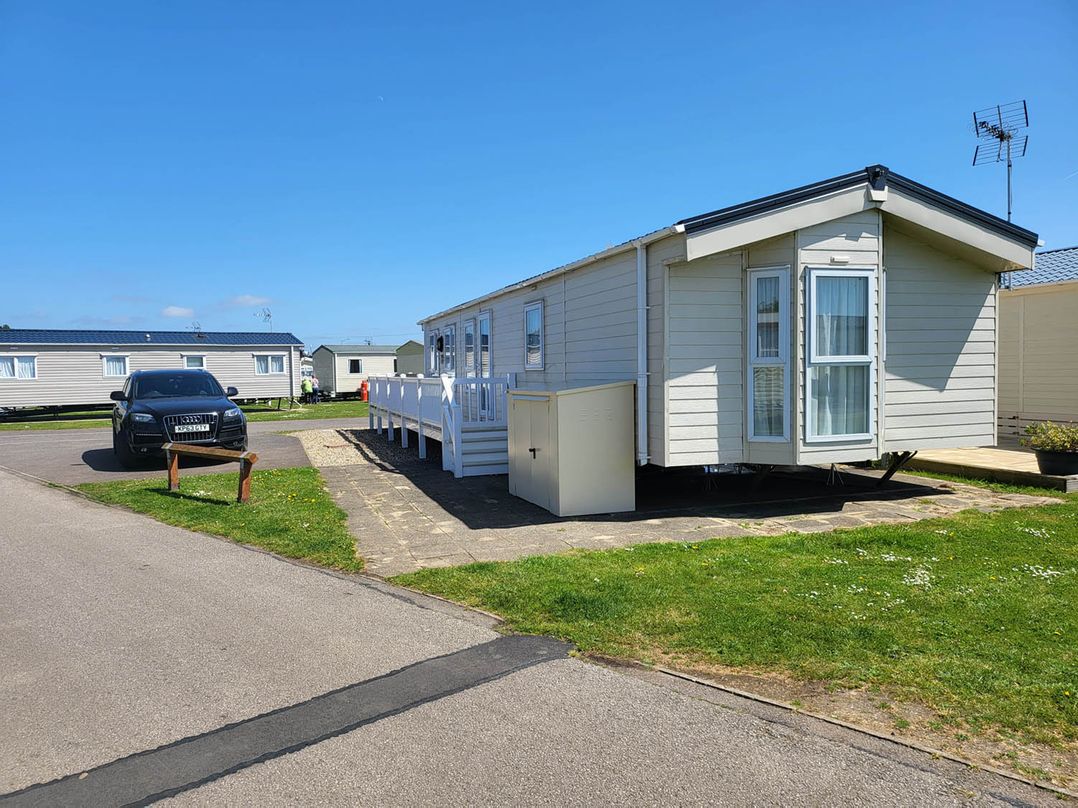 2 Bed Sleeps 6 Fireplace Parking Patio Seaside