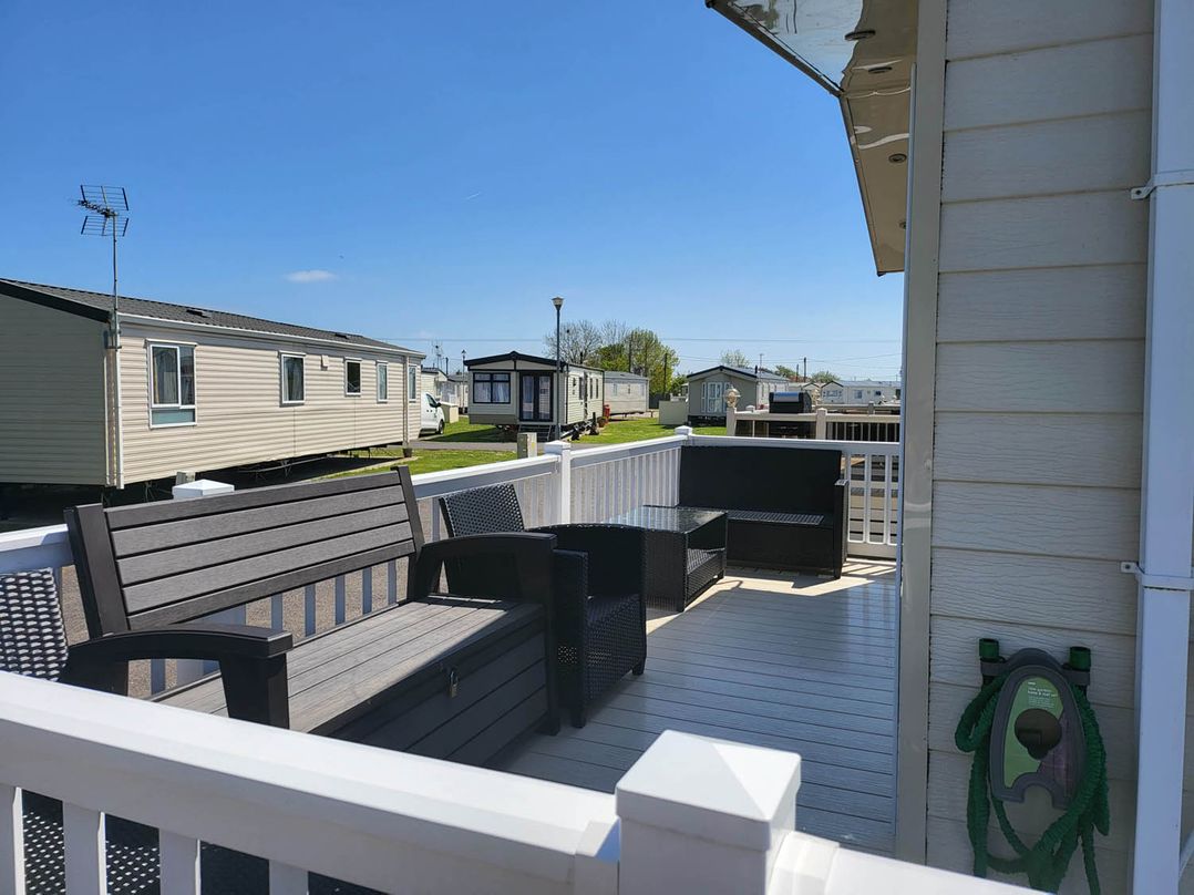 2 Bed Sleeps 6 Fireplace Parking Patio Seaside
