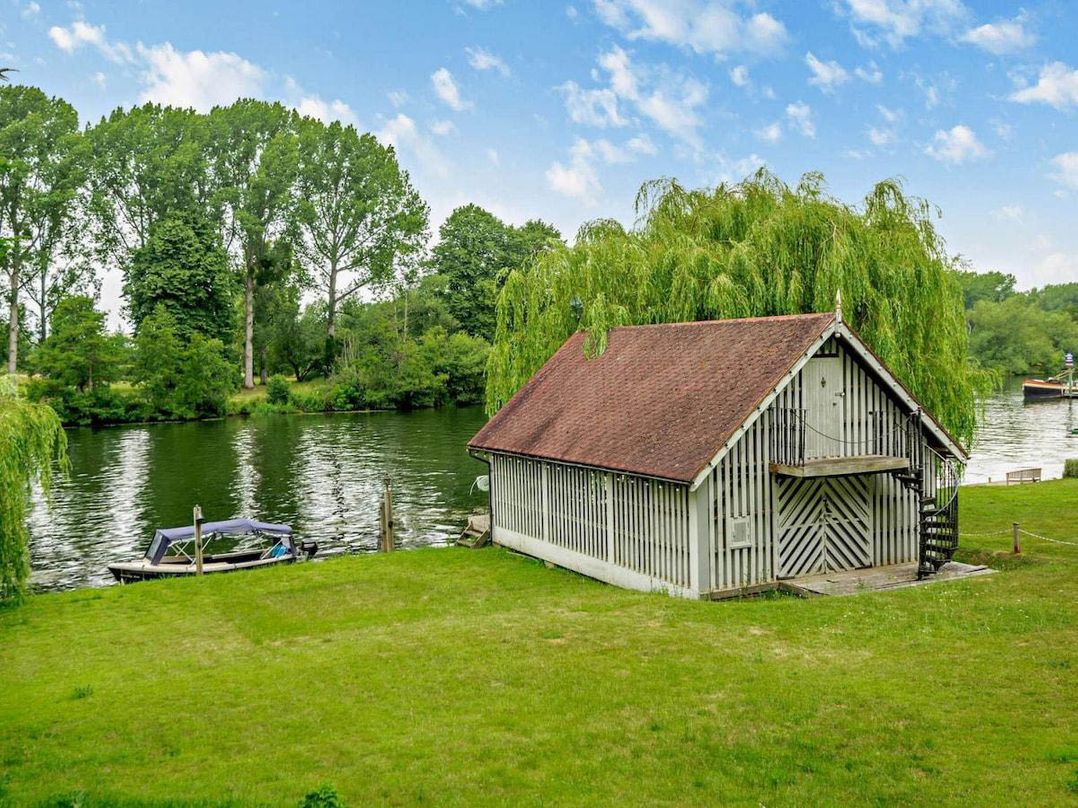 Luxurious 5 Bedroom House in Cookham near  Marlow