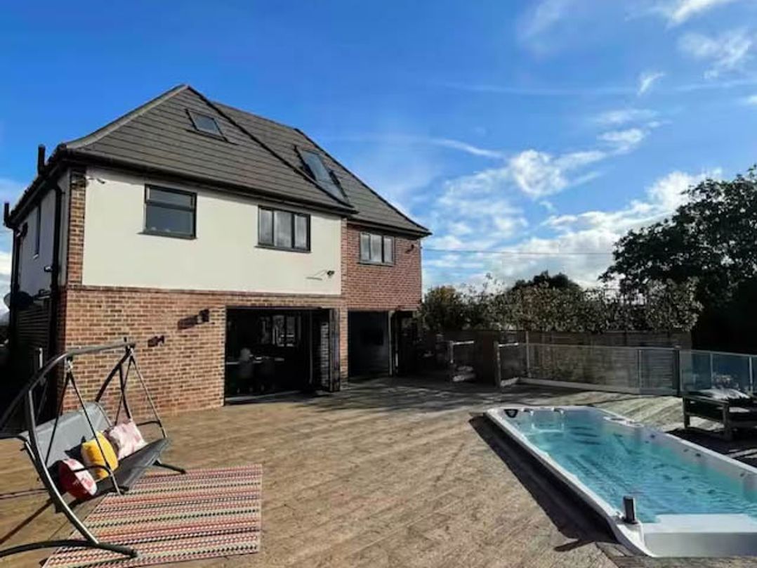 Holiday cottage, Worcester (Branksome)