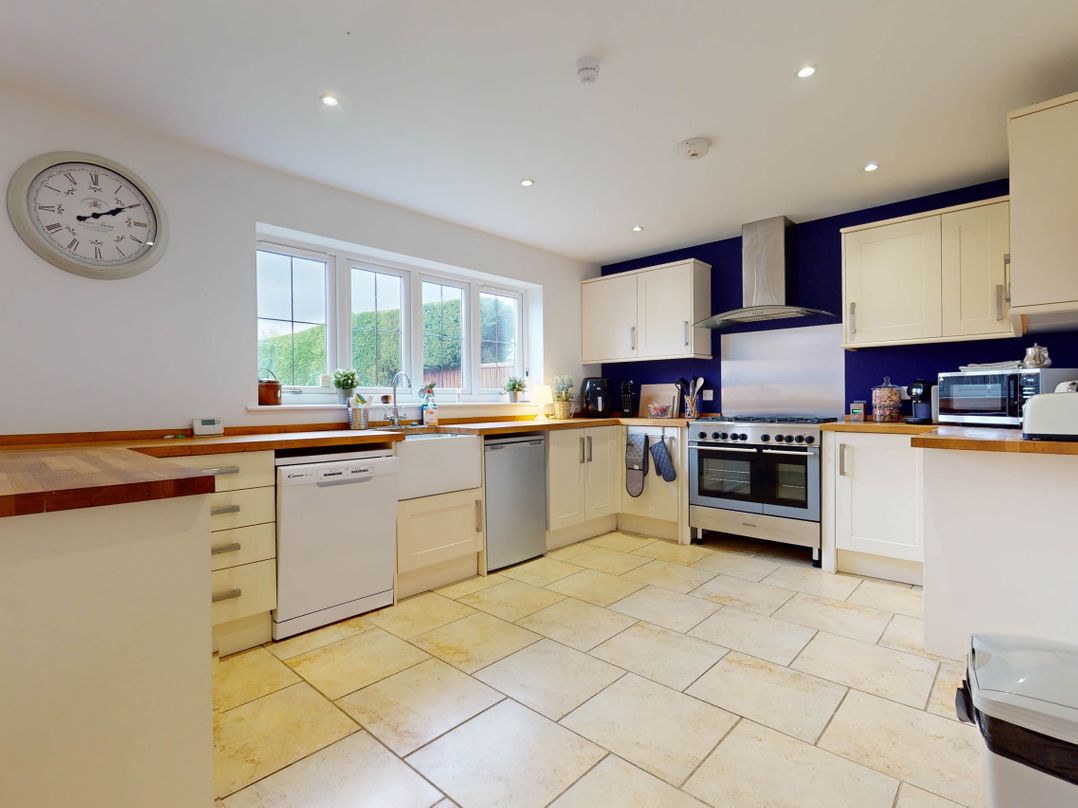 5 Bedroom Home Sleeps 16 Ideal for Groups