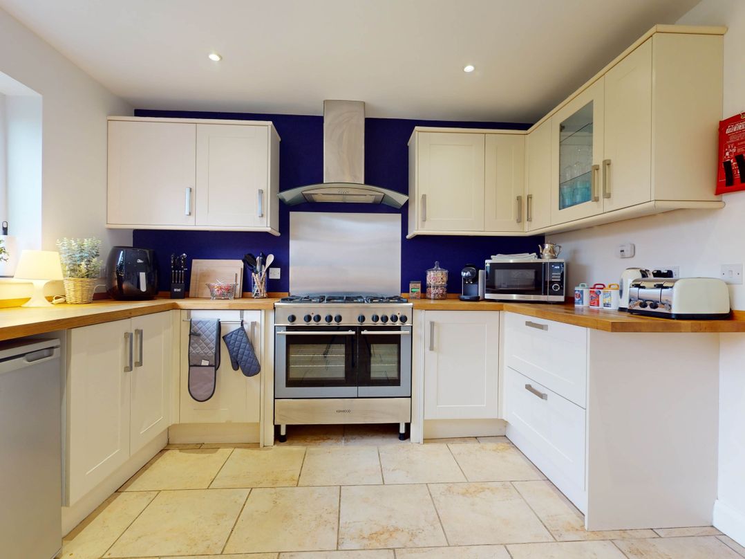 5 Bedroom Home Sleeps 16 Ideal for Groups