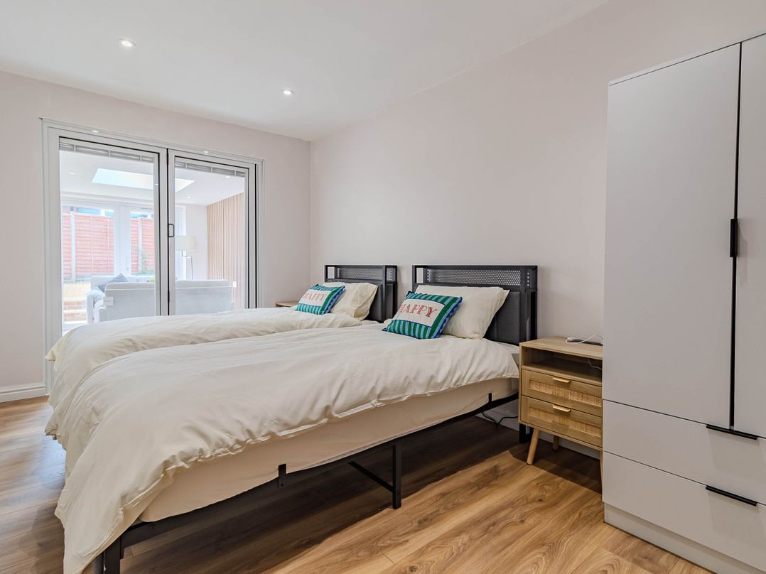 Loughborough Luxe Bungalow Retreat Sleeps 6