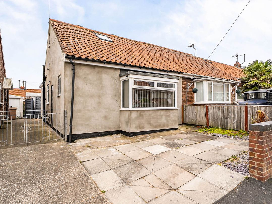 Cottage Sleeps 6 with Parking and Garden