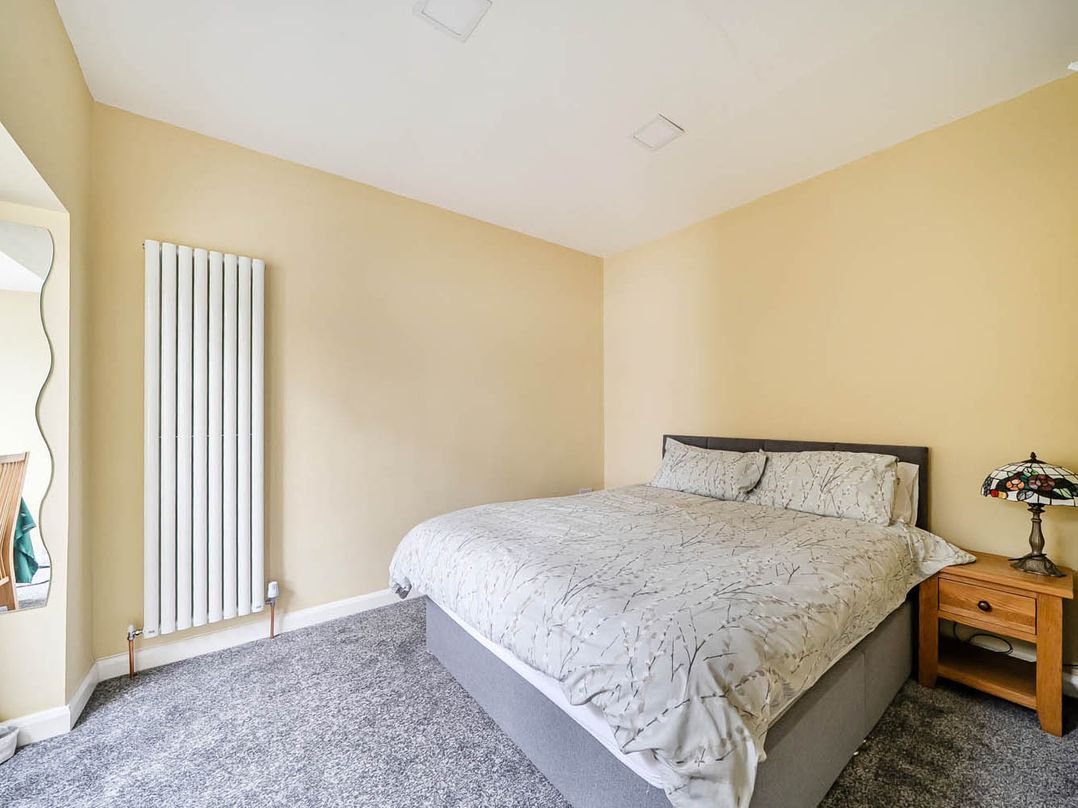 Cottage Sleeps 6 with Parking and Garden