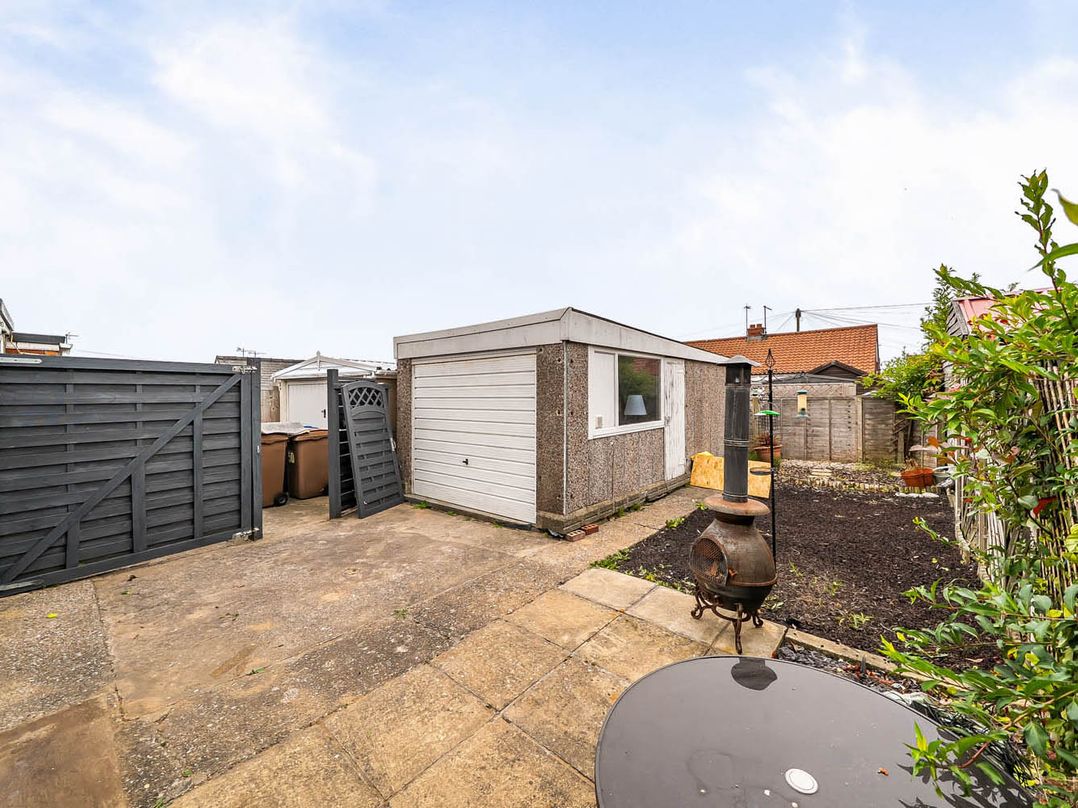 Cottage Sleeps 6 with Parking and Garden