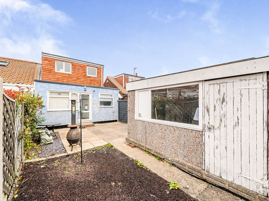 Cottage Sleeps 6 with Parking and Garden