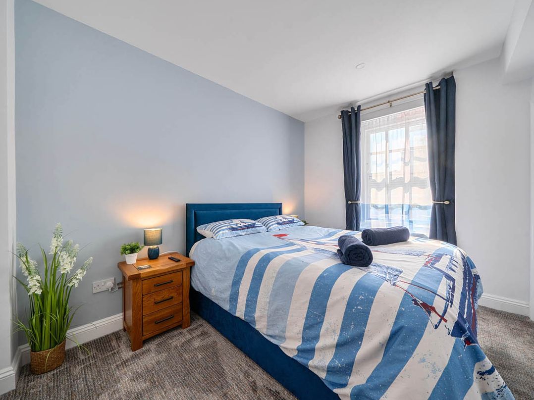 4 Bed Sleeps 8 Pool Table Sea View Parking