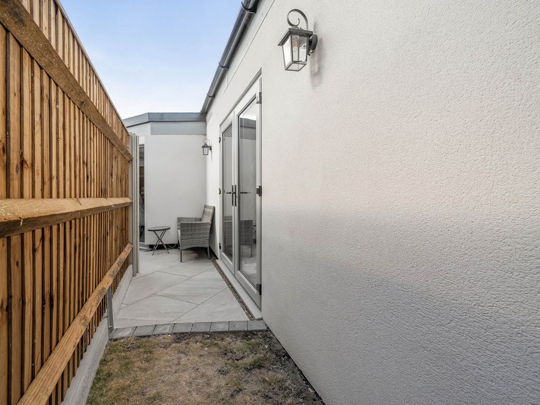 Annexe Bungalow Sleeps 2 Maximum Parking Garden