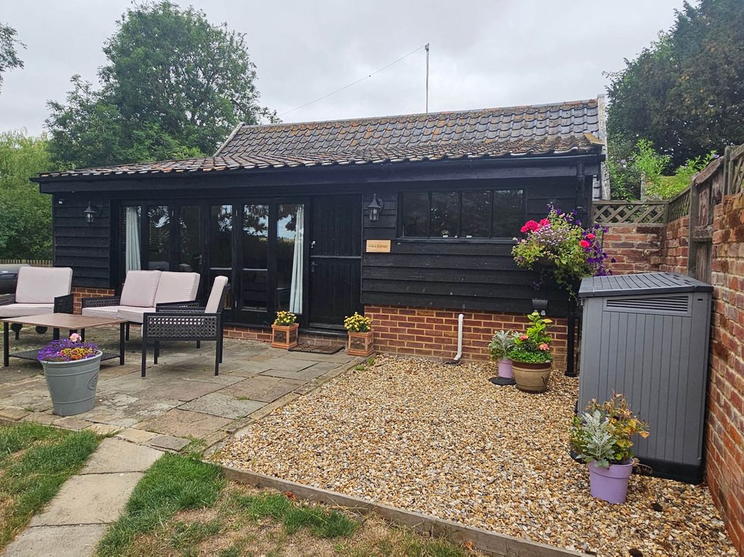 Lily's Cottage Suffolk Sleeps 2 with Pets