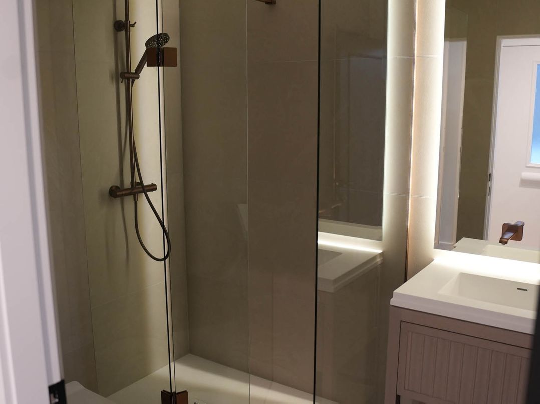 1st Floor Luxury 2Bed Apt Sleeps 6