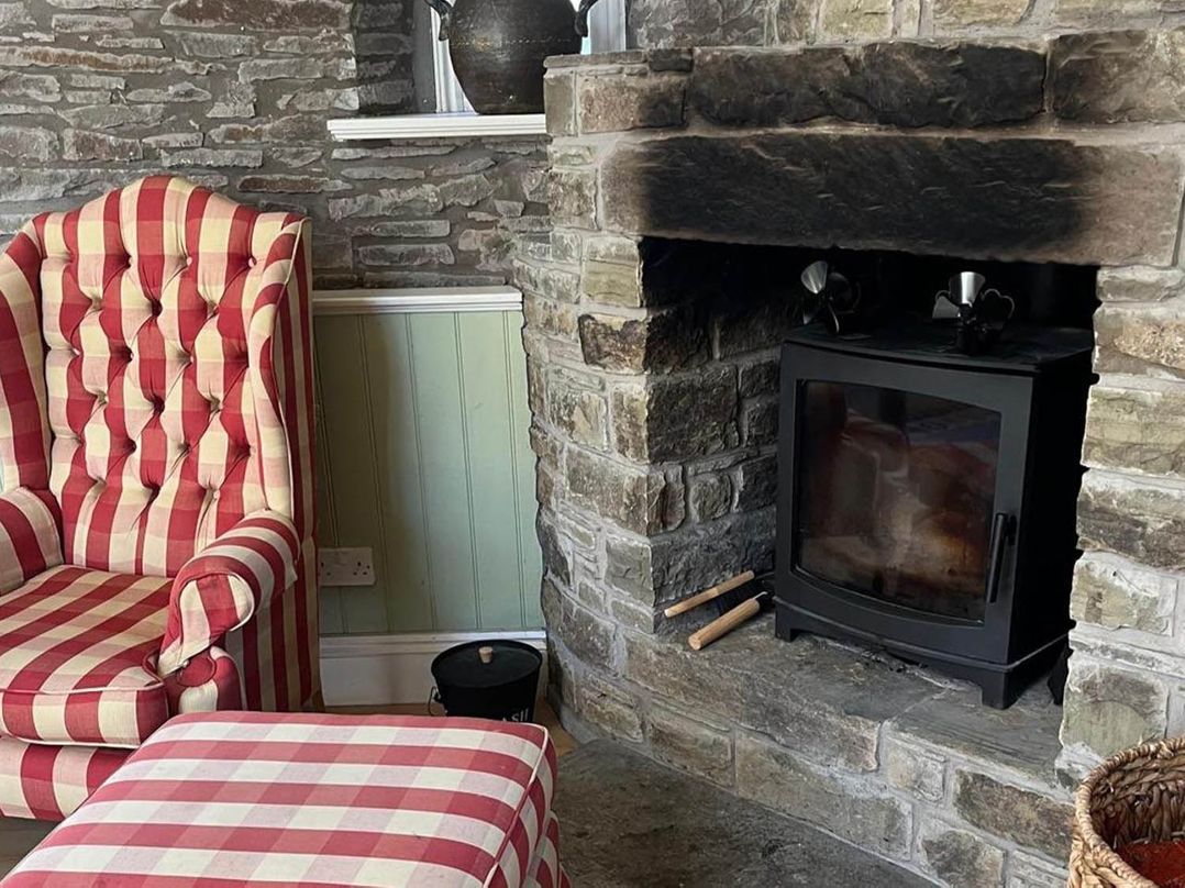 The Hills Farmhouse 6 Bed Sleeps 11 Pets
