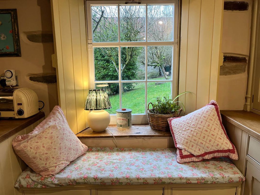 The Hills Farmhouse 6 Bed Sleeps 11 Pets