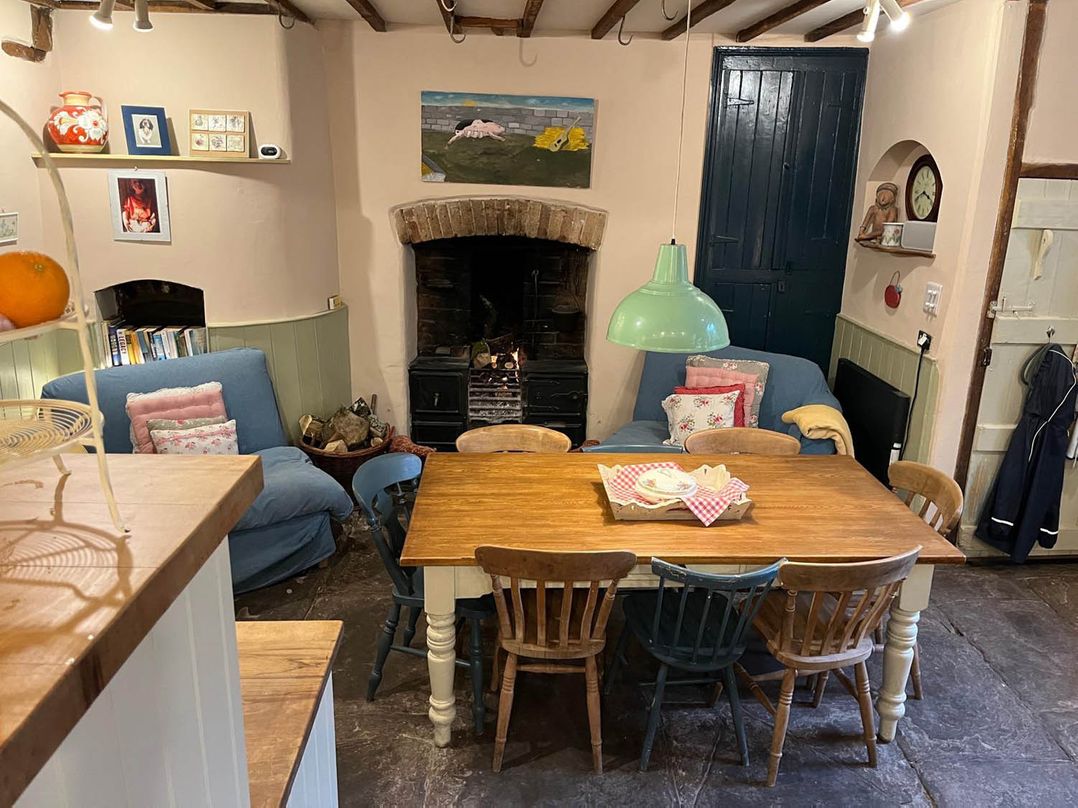 The Hills Farmhouse 6 Bed Sleeps 11 Pets