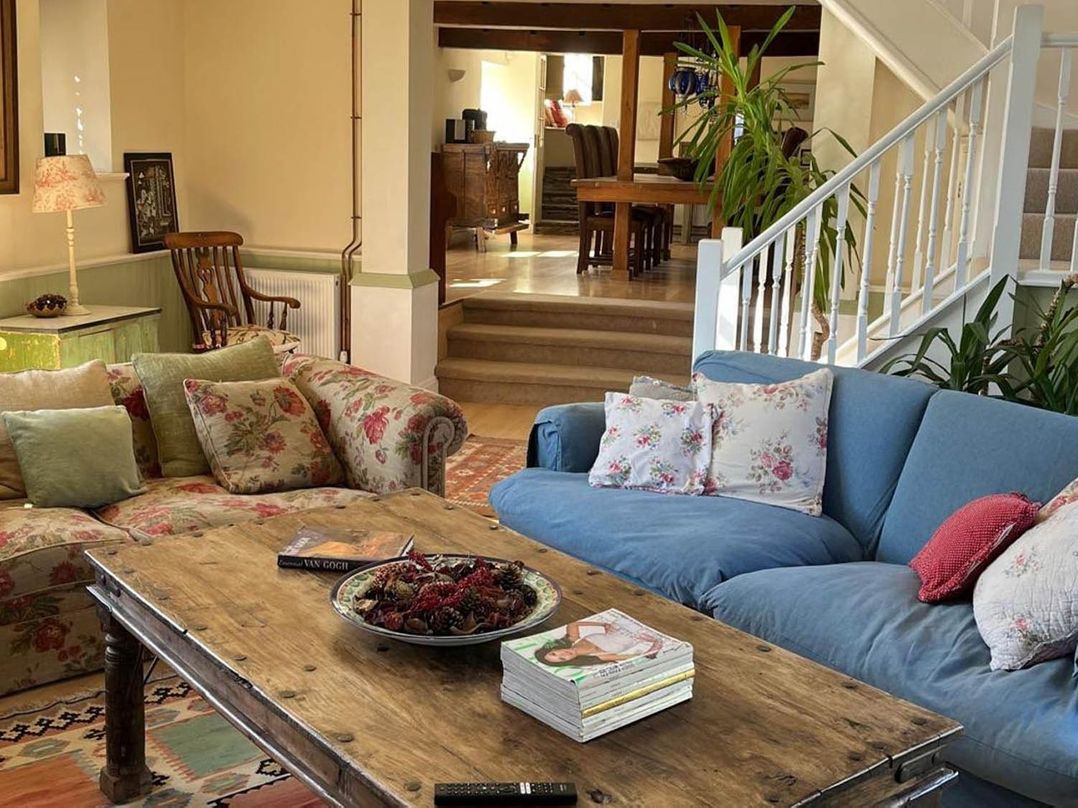 The Hills Farmhouse 6 Bed Sleeps 11 Pets