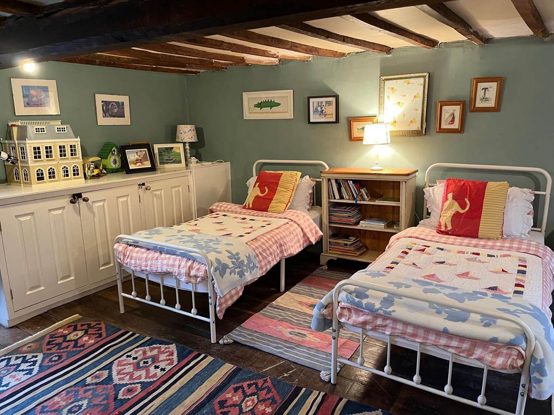 The Hills Farmhouse 6 Bed Sleeps 11 Pets