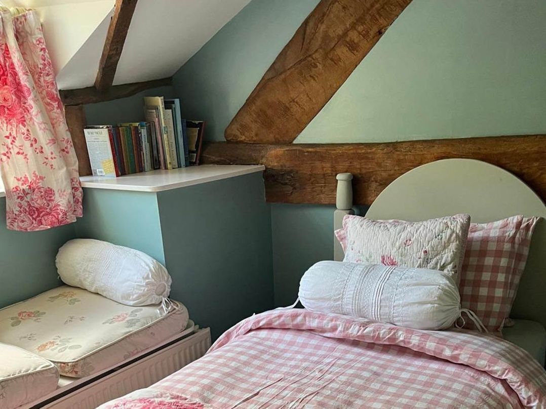 The Hills Farmhouse 6 Bed Sleeps 11 Pets