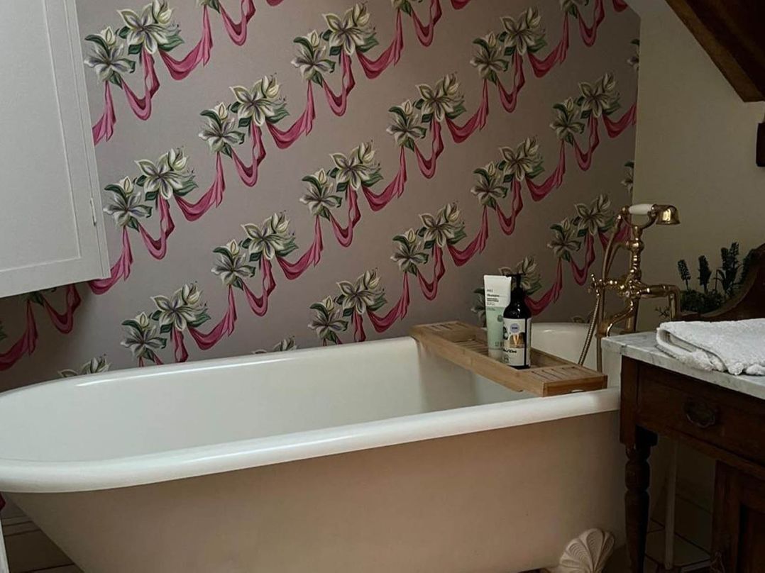The Hills Farmhouse 6 Bed Sleeps 11 Pets