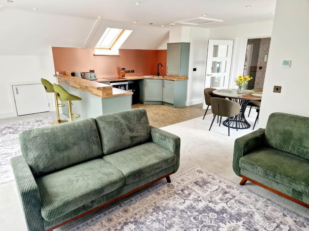 Apartment Sleeps 4 with Balcony and Parking