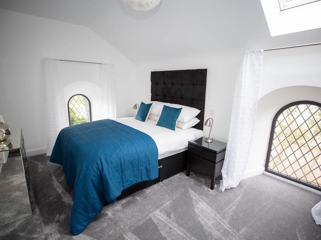 Stunning 3 Bed Converted Village Hall Near Kelso