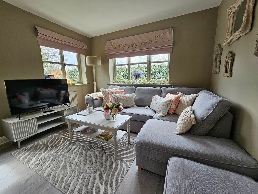 Cottage Sleep 4 Pet Friendly Enclosed Garden