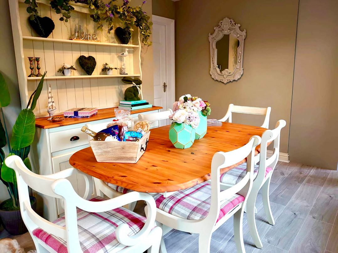 Cottage Sleep 4 Pet Friendly Enclosed Garden