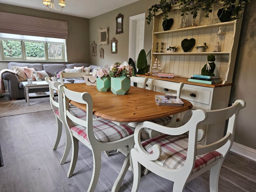 Cottage Sleep 4 Pet Friendly Enclosed Garden