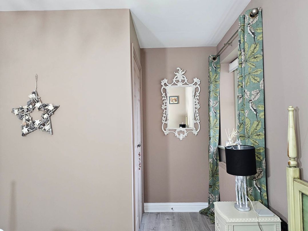 Cottage Sleep 4 Pet Friendly Enclosed Garden