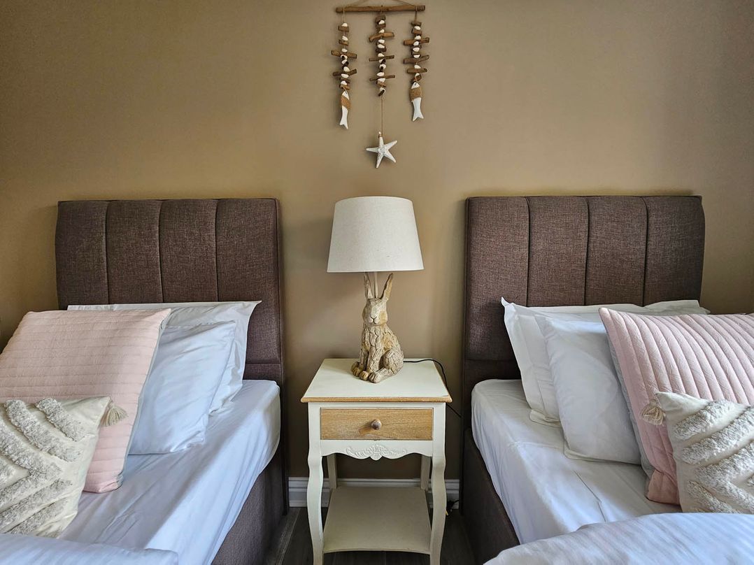 Cottage Sleep 4 Pet Friendly Enclosed Garden