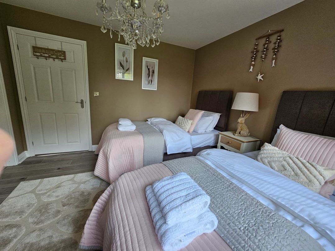 Cottage Sleep 4 Pet Friendly Enclosed Garden