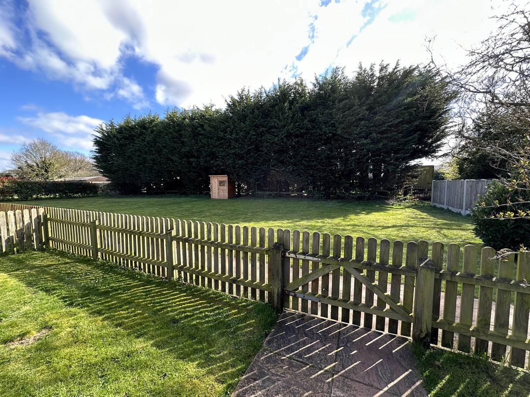 Cottage Sleep 4 Pet Friendly Enclosed Garden