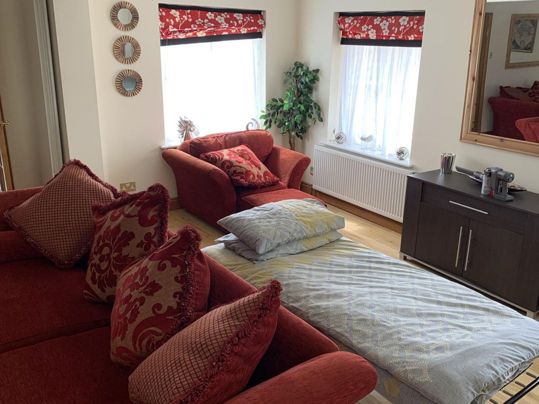 2Bedroom Cottage with 2 Ensuites Sleeps 6 Wifi