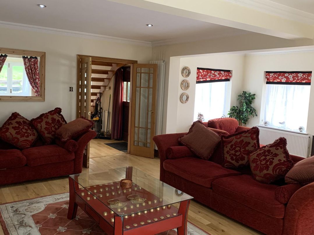 2Bedroom Cottage with 2 Ensuites Sleeps 6 Wifi