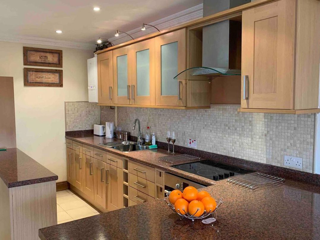 2Bedroom Cottage with 2 Ensuites Sleeps 6 Wifi
