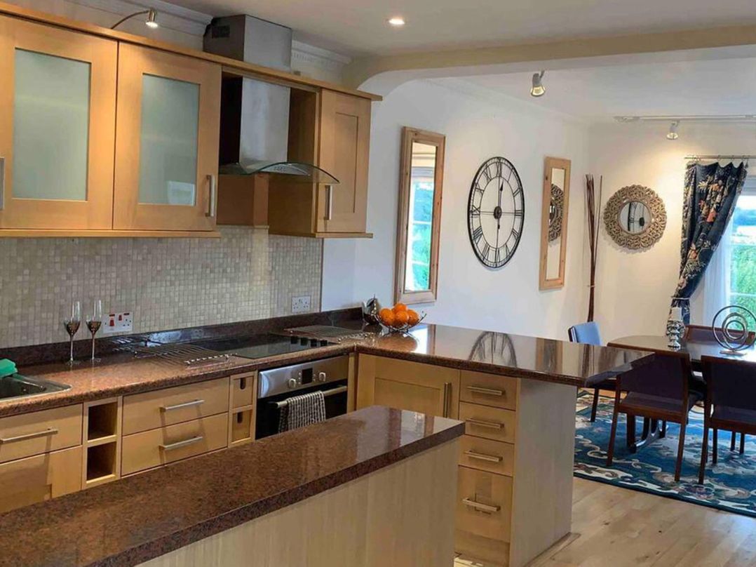 2Bedroom Cottage with 2 Ensuites Sleeps 6 Wifi