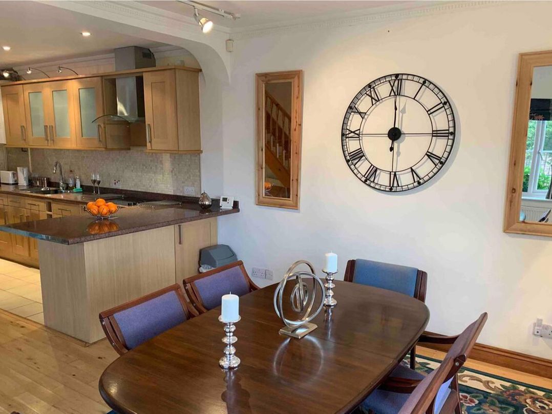 2Bedroom Cottage with 2 Ensuites Sleeps 6 Wifi