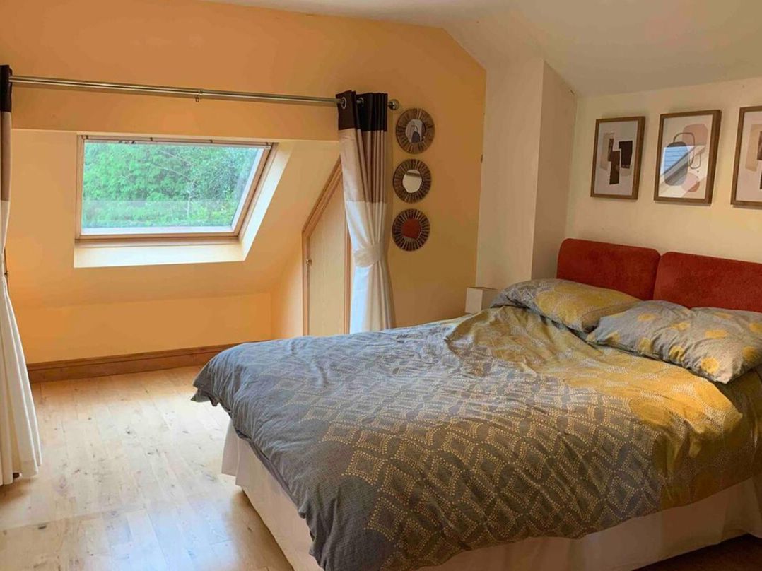 2Bedroom Cottage with 2 Ensuites Sleeps 6 Wifi