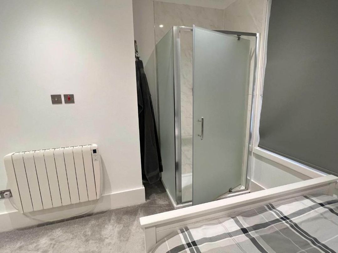 Family Friendly Apt Sleeps 6  Station Close